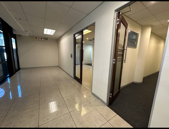 249M² OFFICE TO LET IN SANDTON CENTRAL